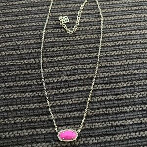 Kendra Scott Magenta Elisa Pendant necklace, Like New